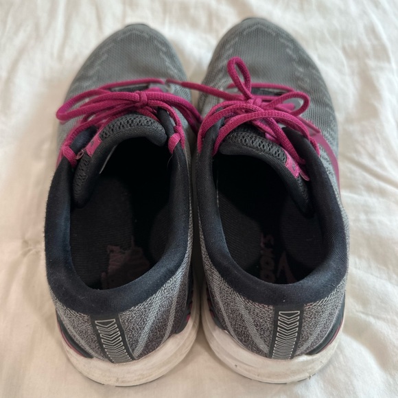 Brooks Womens Ravenna 10 1202861B006 Gray Lace Up Low Top Running Shoes Sz 8.5 - Picture 2 of 6